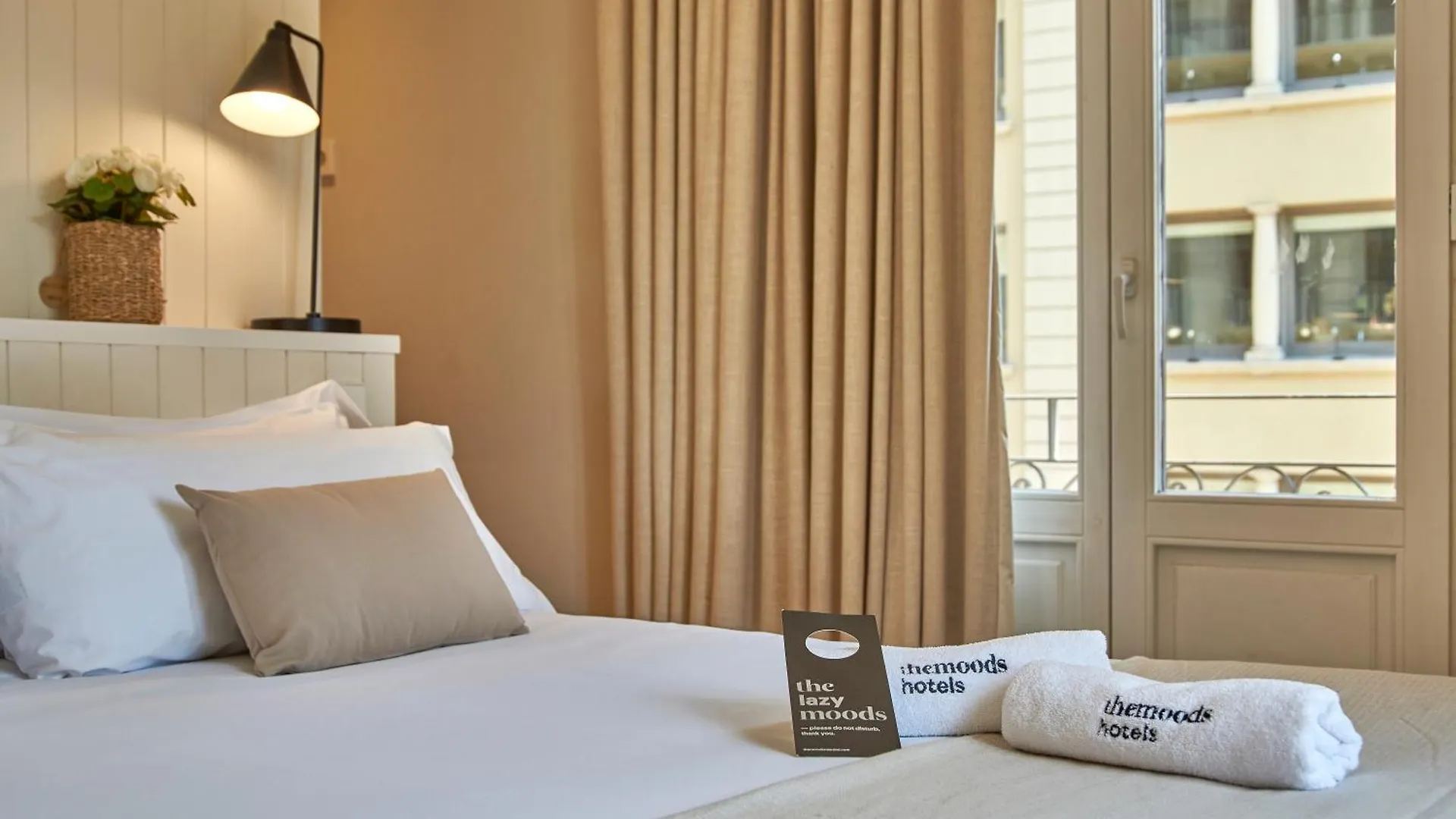 The Moods Catedral Hostal Boutique contacts